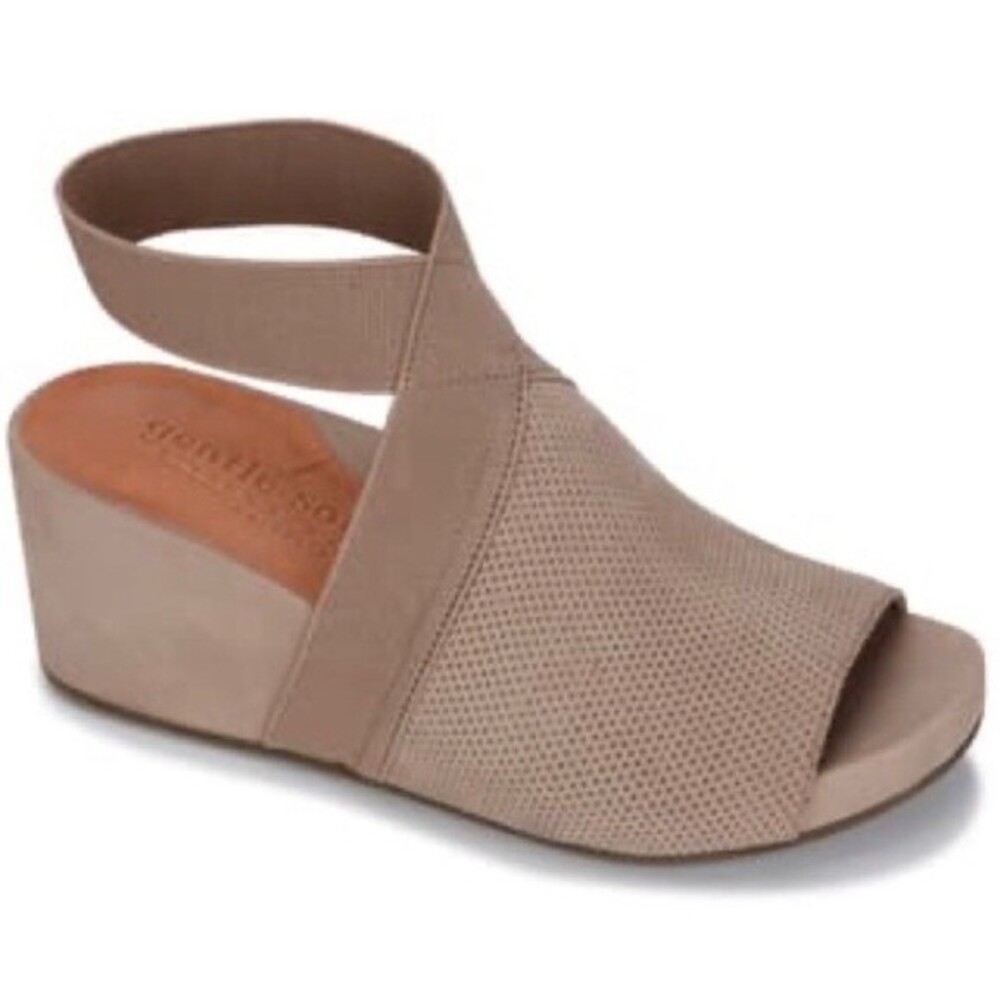 NWOT Gentle Souls Gianna 65 Elastic Wedge Sandal